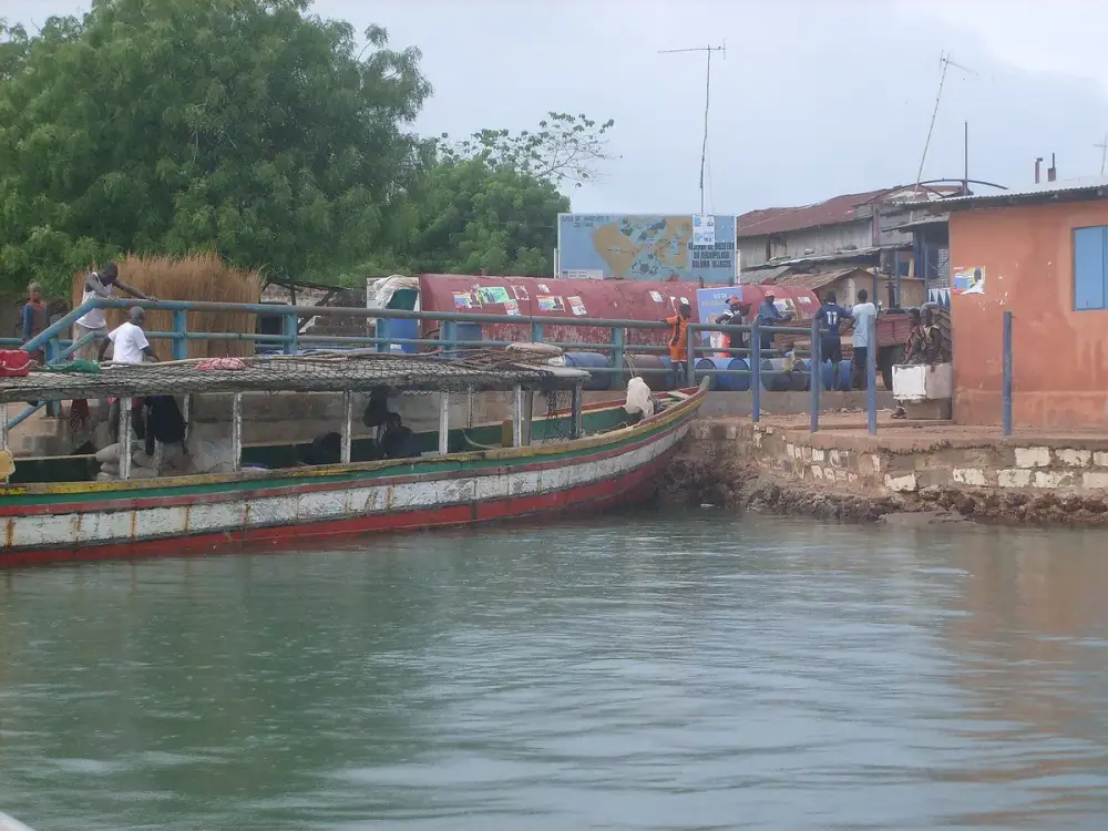 Port de Bubaque, archipel des Bijagos · Photo Nammarci · CC BY 3.0 Port de Bubaque, archipel des Bijagos